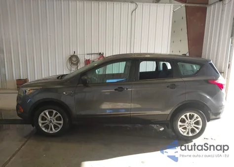 2019 Ford Escape S z USA, uszkodzony, nr VIN 1FMCU0F76KUA87299